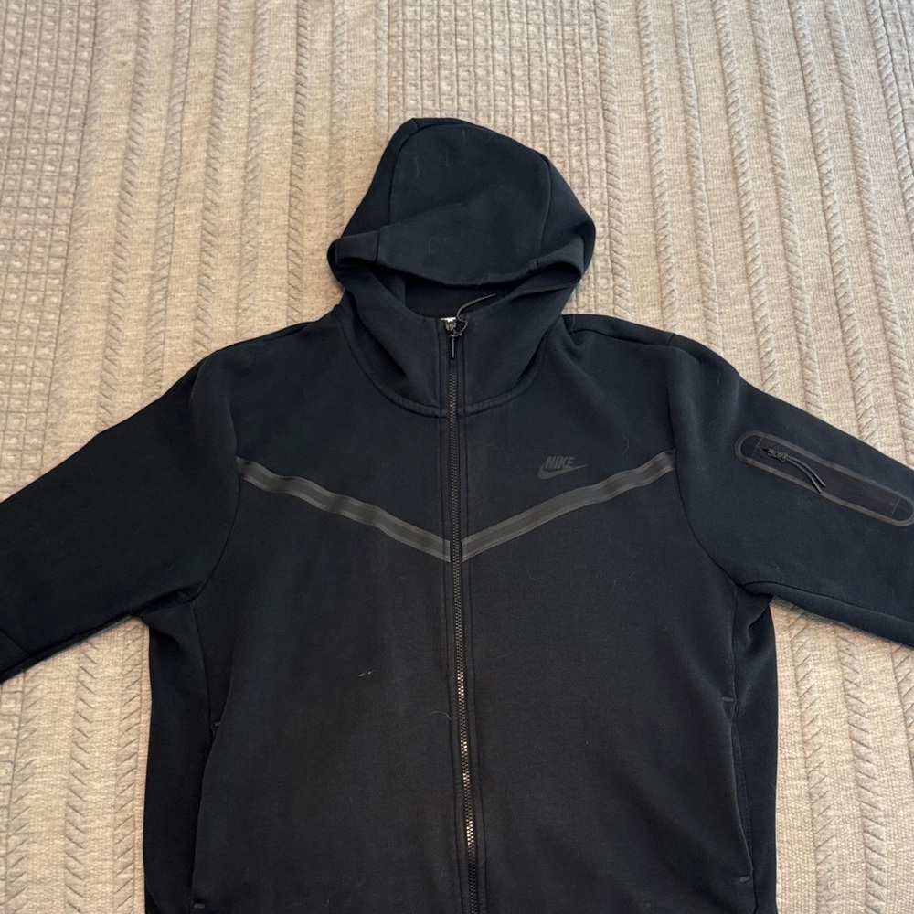 Nike Men's Black Windbreaker Jacket
